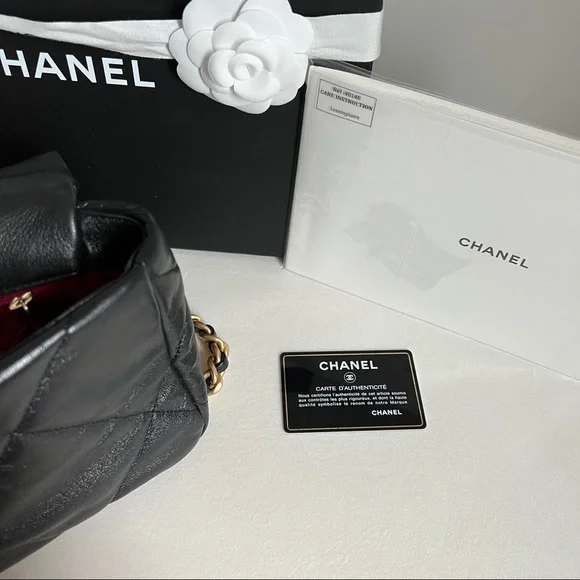 🖤 SOLD🖤 Chanel 19 small bag - Picture 10 of 13